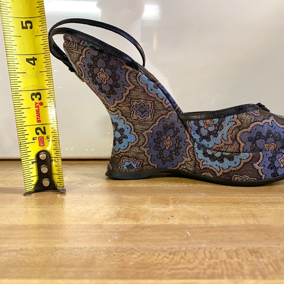 Stunning Prada Metallic Jacquard Wedges Eu 39.5 ( Eu 39 ran small) - Picture 8 of 9